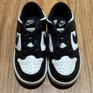 Nike Toddler Black and White Sneakers